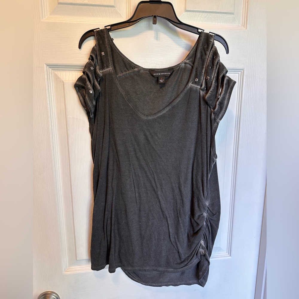 Rock republic grayish black shirt size L